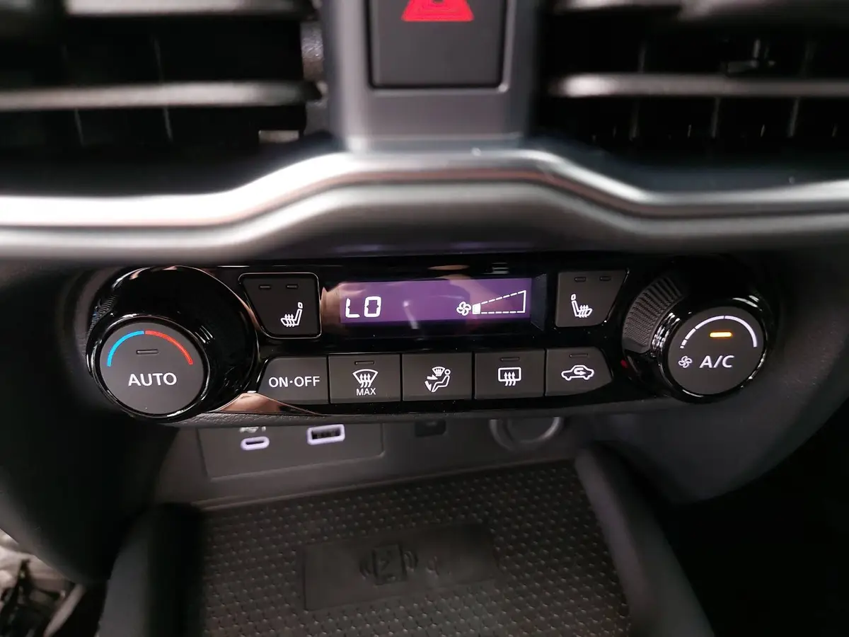 NISSAN JUKE 1.0 DIG-T 5T N-CONNECTA WINTER