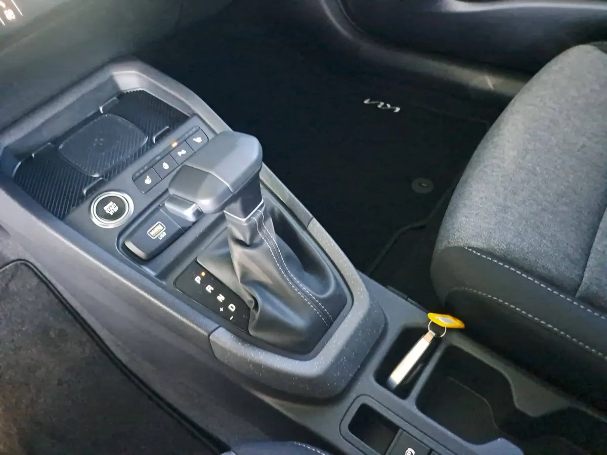 KIA STONIC 1.0 T-GDI 115 48V DCT SPIRIT MJ26 DRIVEWISE