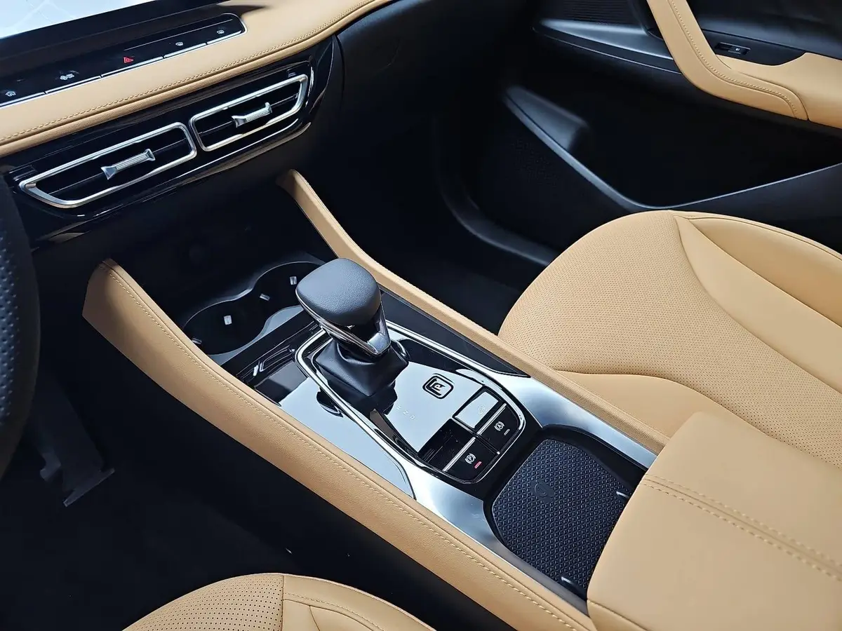 MG HS 1.5 PLUG-IN-HYBRID MY25.5 LUXURY LEDER 360-GRAD-KAMERA 19-ZOLL-LM