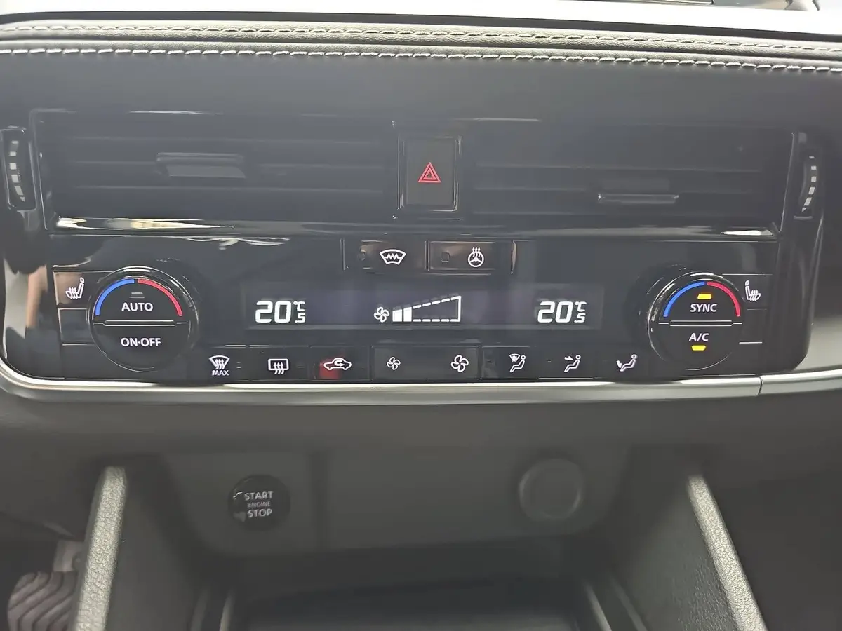 NISSAN QASHQAI 1.3 DIG-T MHEV AUTO. MJ27 N-CONNECTA WINTER EL-HECKKLAPPE PANO