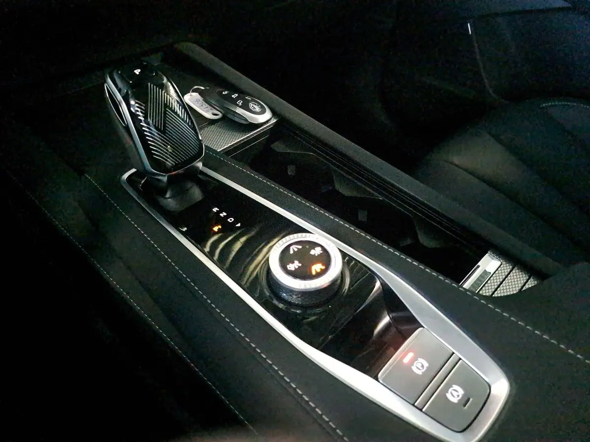MG S9 PLUG-IN-HYBRID MY26 PREMIUM