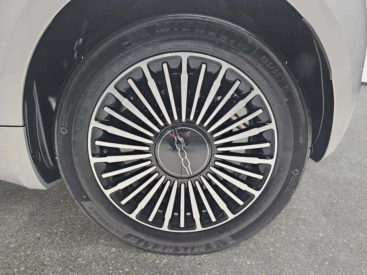 FIAT 500C HYBRID DOLCEVITA