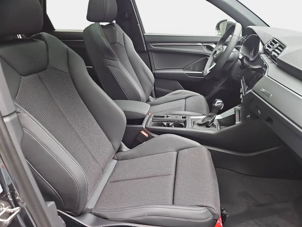 AUDI Q3 35 TDI S-TRONIC S LINE NAVI LED PANO ACC BLACK+ KA