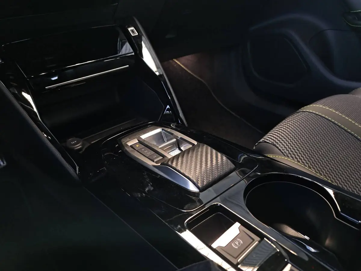 PEUGEOT 2008 1.2 HYBRID 145 E-DSC6 GT-LINE 2-WD LED KLIMAAUTO K