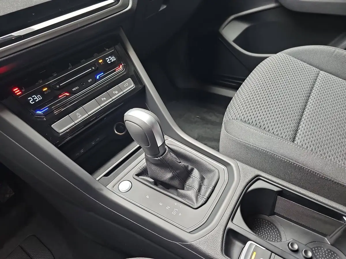 VW TOURAN 1.5 TSI DSG COMFORTLINE NAVI LED ACC 7-S AHK LM