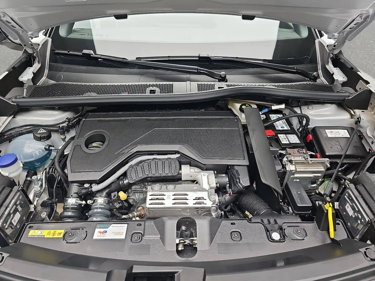 PEUGEOT 2008 1.2 HYBRID 145 E-DSC6 GT-LINE 2-WD LED KLIMAAUTO K