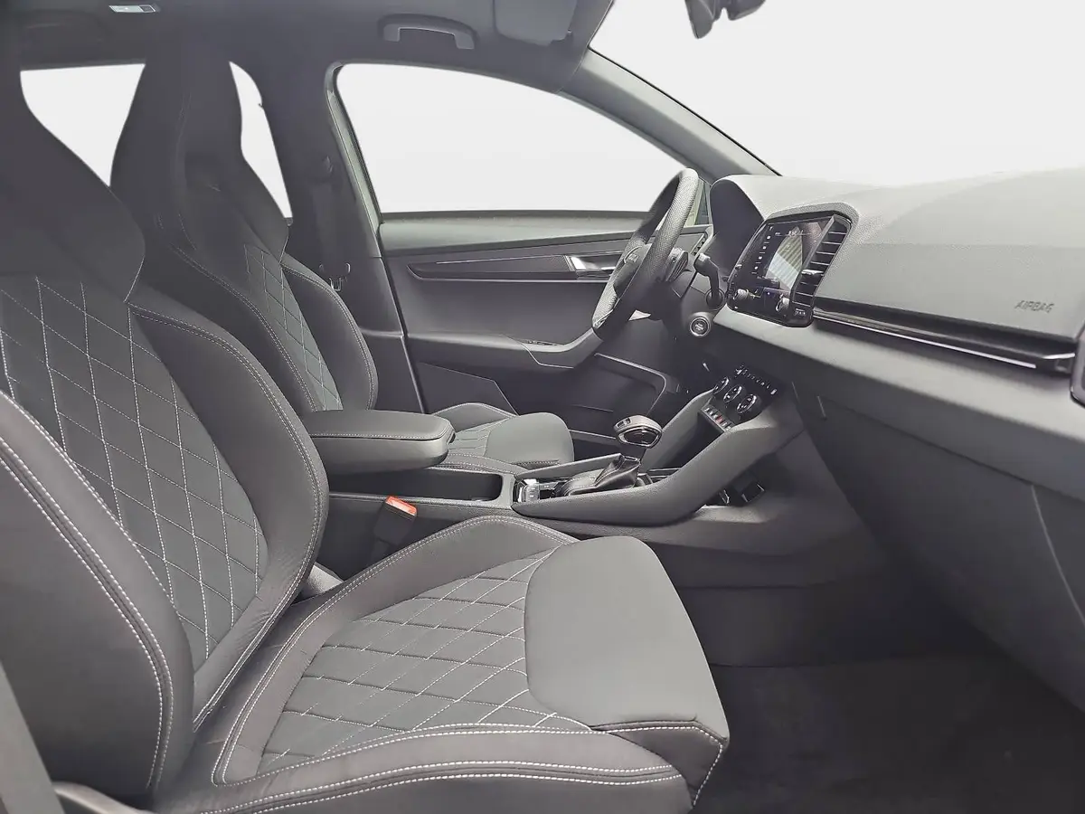 SKODA KAROQ 1.5 TSI DSG SPORTLINE NAVI LED-MATRIX PANO CANTON