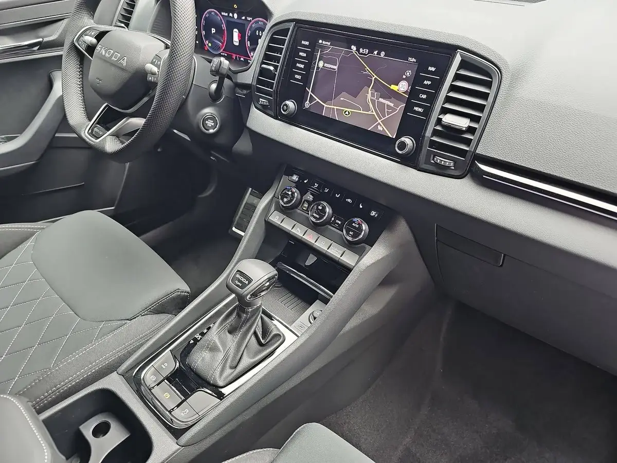 SKODA KAROQ 2.0 TSI DSG SPORTLINE 4X4 ACC AHK