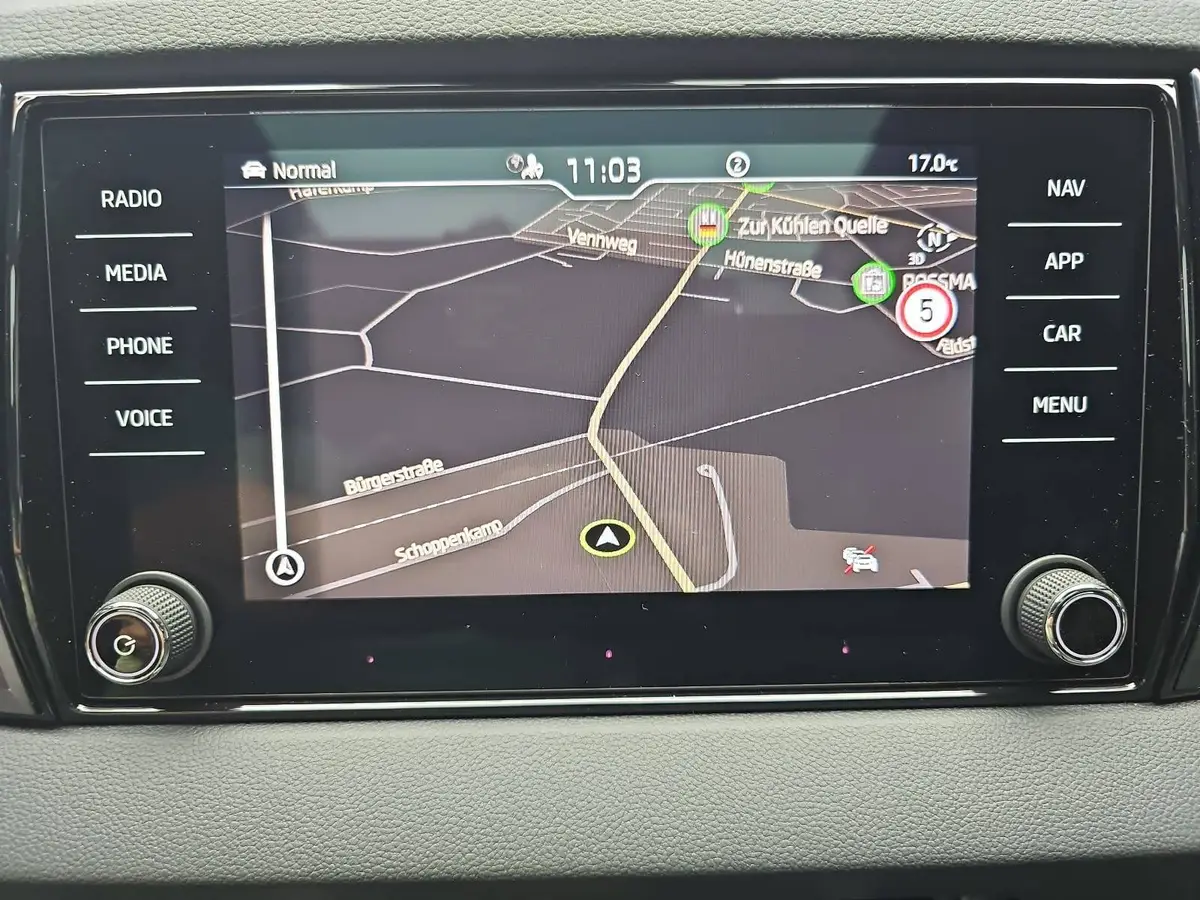 SKODA KAROQ 2.0 TSI DSG SPORTLINE 4X4 LED ACC AHK