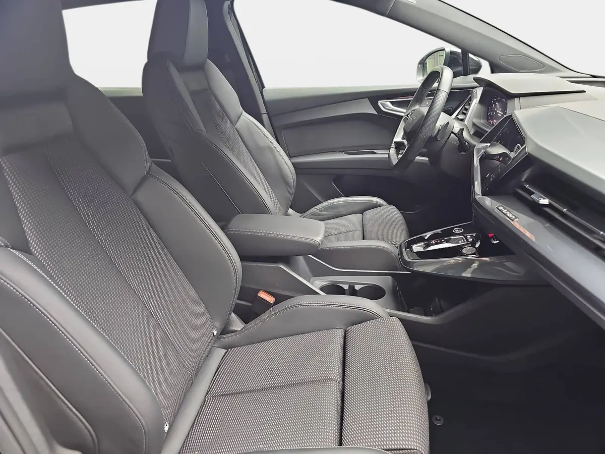 AUDI Q4 45 E-TRON S-LINE NAVI MATRIX KAMERA