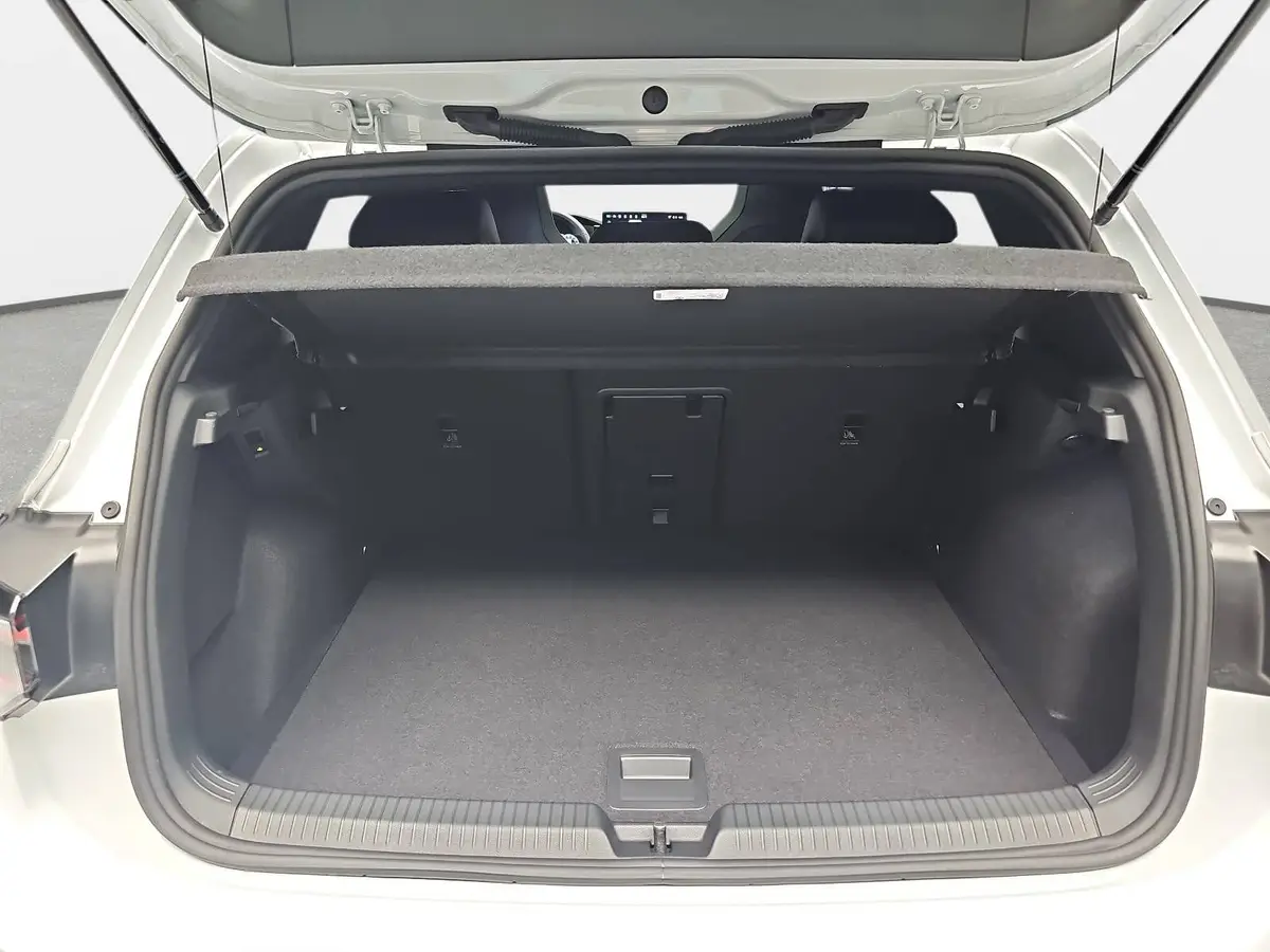 VW GOLF 1.5 ETSI DSG VIII R-LINE NAVI MATRIX-LED