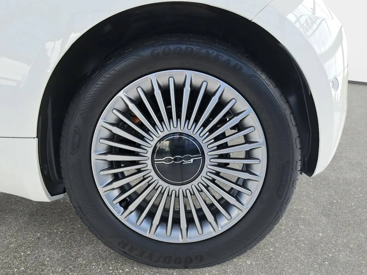 FIAT 500C ELEKTRO 42 KWH KOMFORT PAKET, 16-ZOLL LM-FELGEN