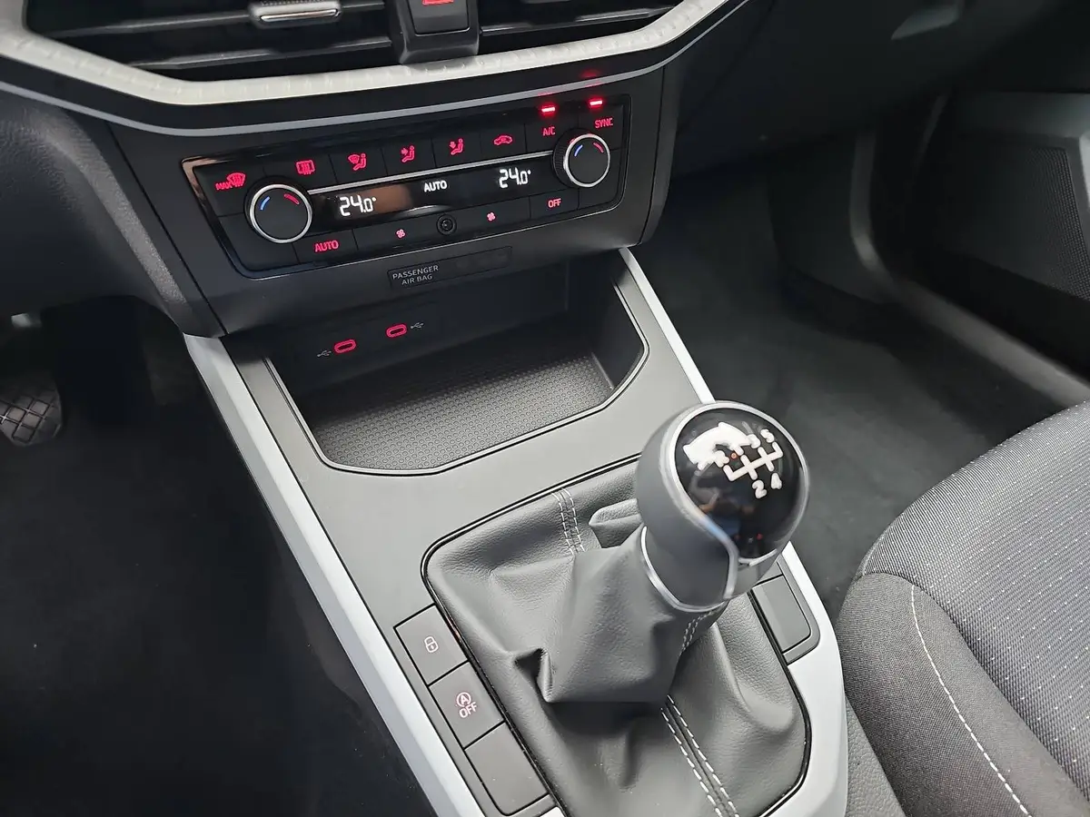 SEAT ARONA 1.0 TSI MOVE! LED KLIMAAUTO FULL-LINK DAB