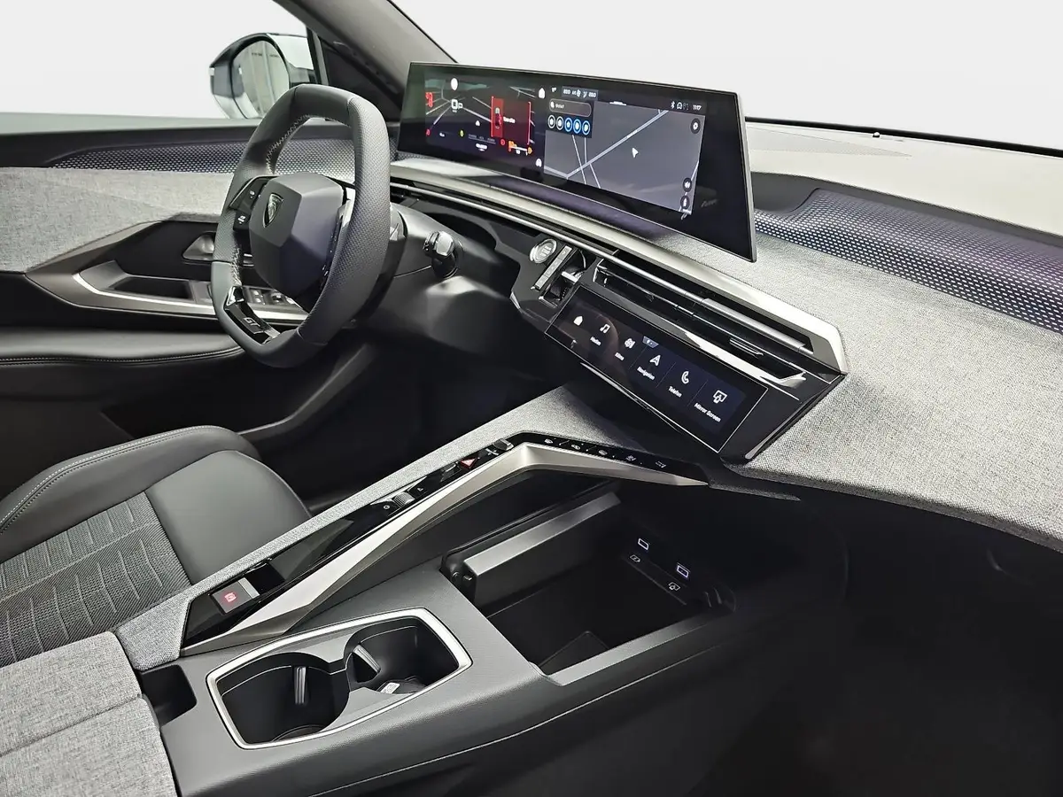 PEUGEOT 3008 1.2 HYBRID 145 E-DSC6 GT NAVI KLIMA LED AHK LM19