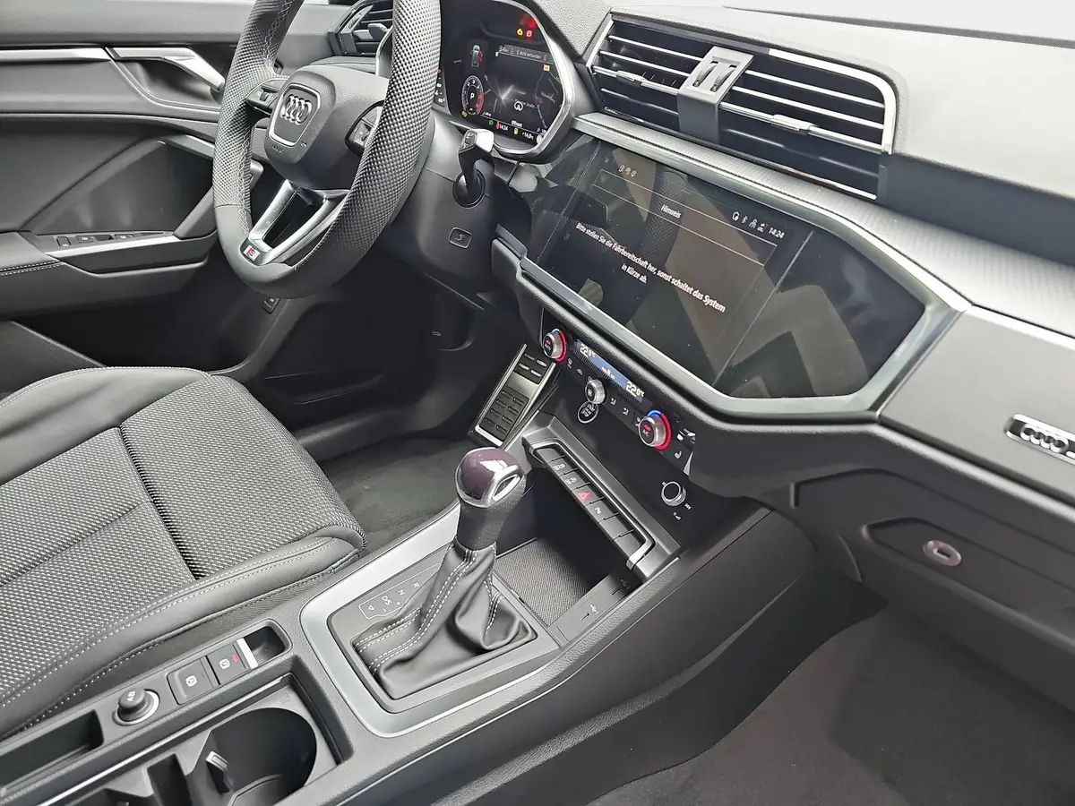 AUDI Q3 35 TDI S-TRONIC S LINE NAVI LED PANO ACC BLACK+ KA