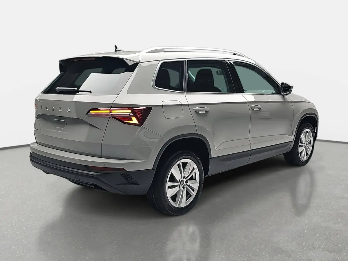 SKODA KAROQ 1.5 TSI DSG SELECTION LED ACC AHK