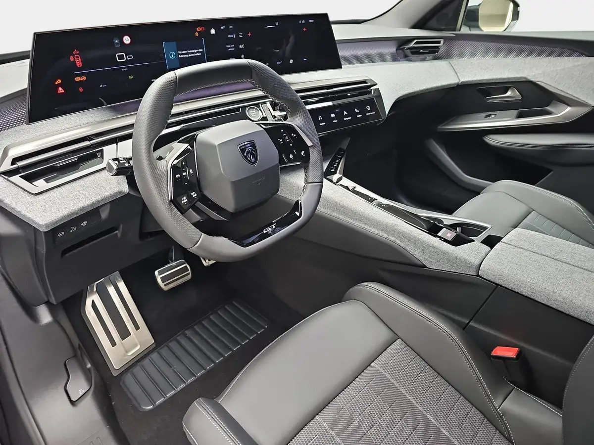 PEUGEOT 5008 1.2 HYBRID 145 E-DSC6 GT KLIMA LED 7-S DAB 360° AH