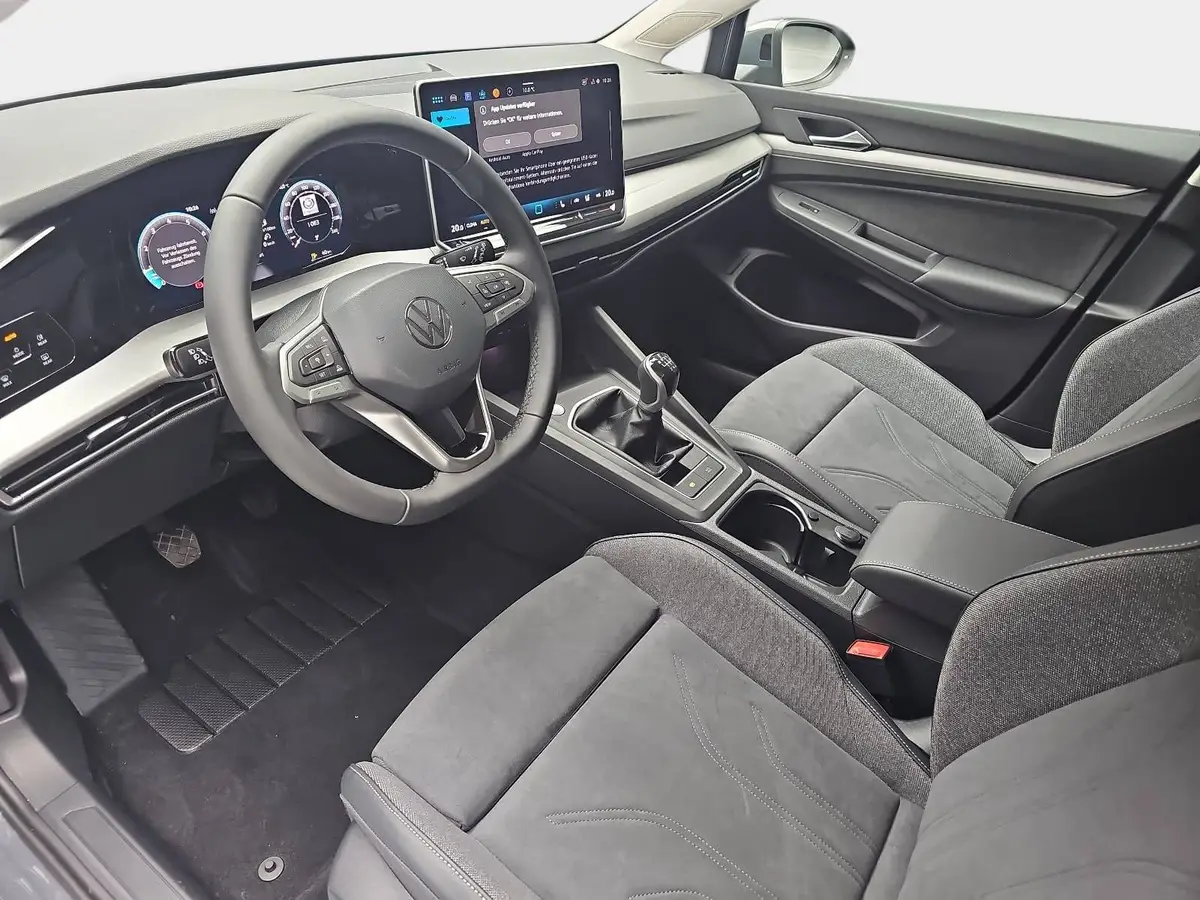 VW GOLF VIII 1.5 TSI LIFE LED ACC KAMERA AHK LM17