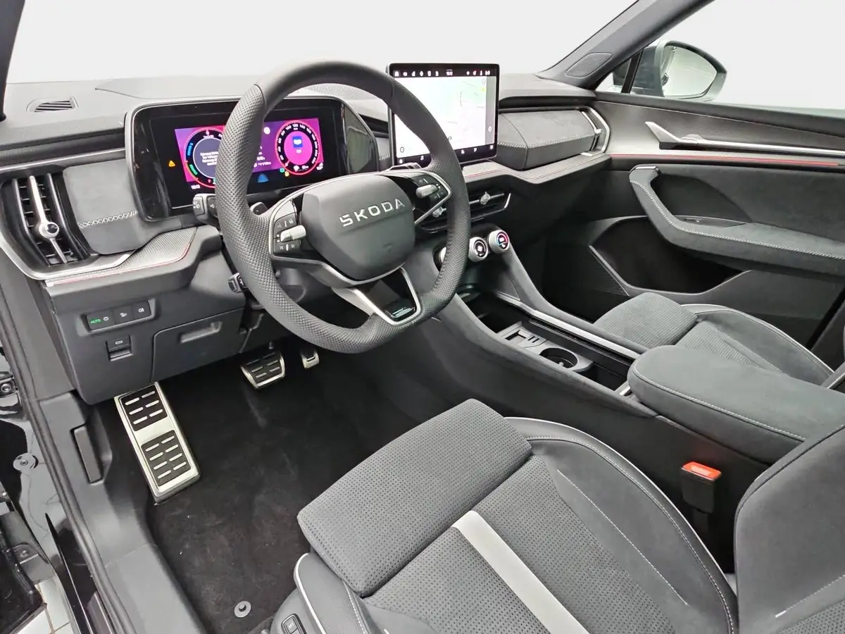 SKODA KODIAQ 1.5 TSI DSG IV PHEV SPORTLINE AHK PANO LM
