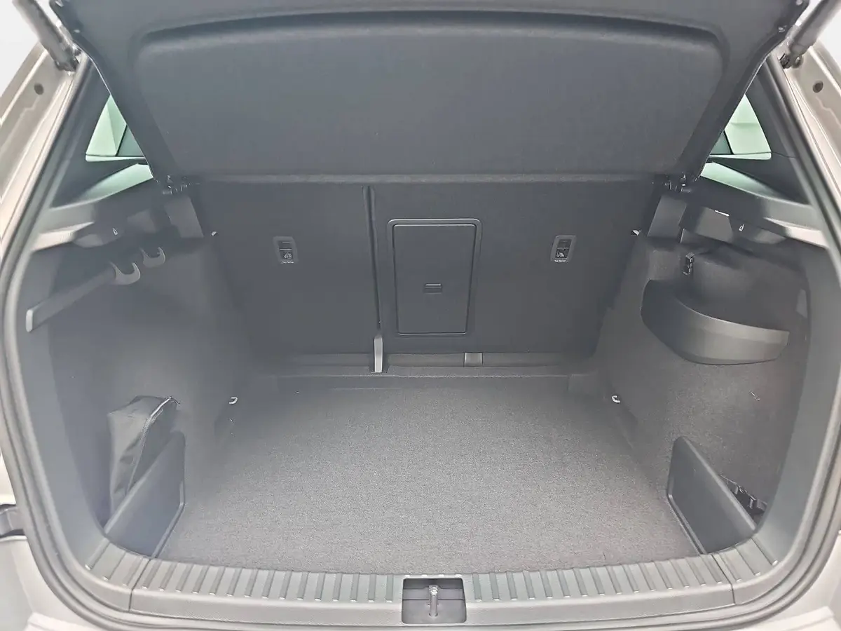 SKODA KAROQ 2.0 TSI DSG SPORTLINE 4X4 AHK PANO