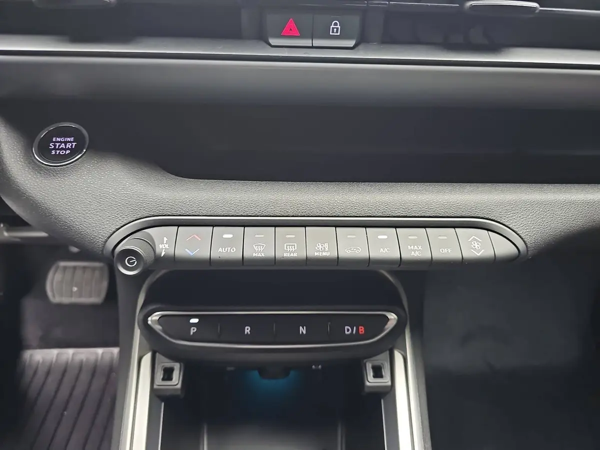 JEEP AVENGER ELEKTRO SUMMIT MJ26 LEDERSITZE INFOTAINMENT & KOMFORTPAKET