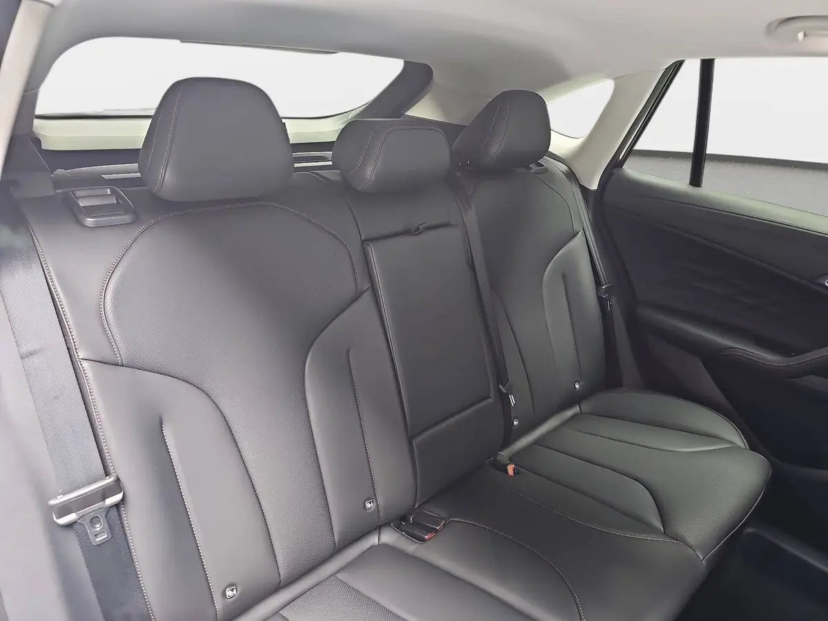 MG HS 1.5 HYBRID+ MY25.5 LUXURY LEDER 360-GRAD-KAMERA 19-ZOLL-LM