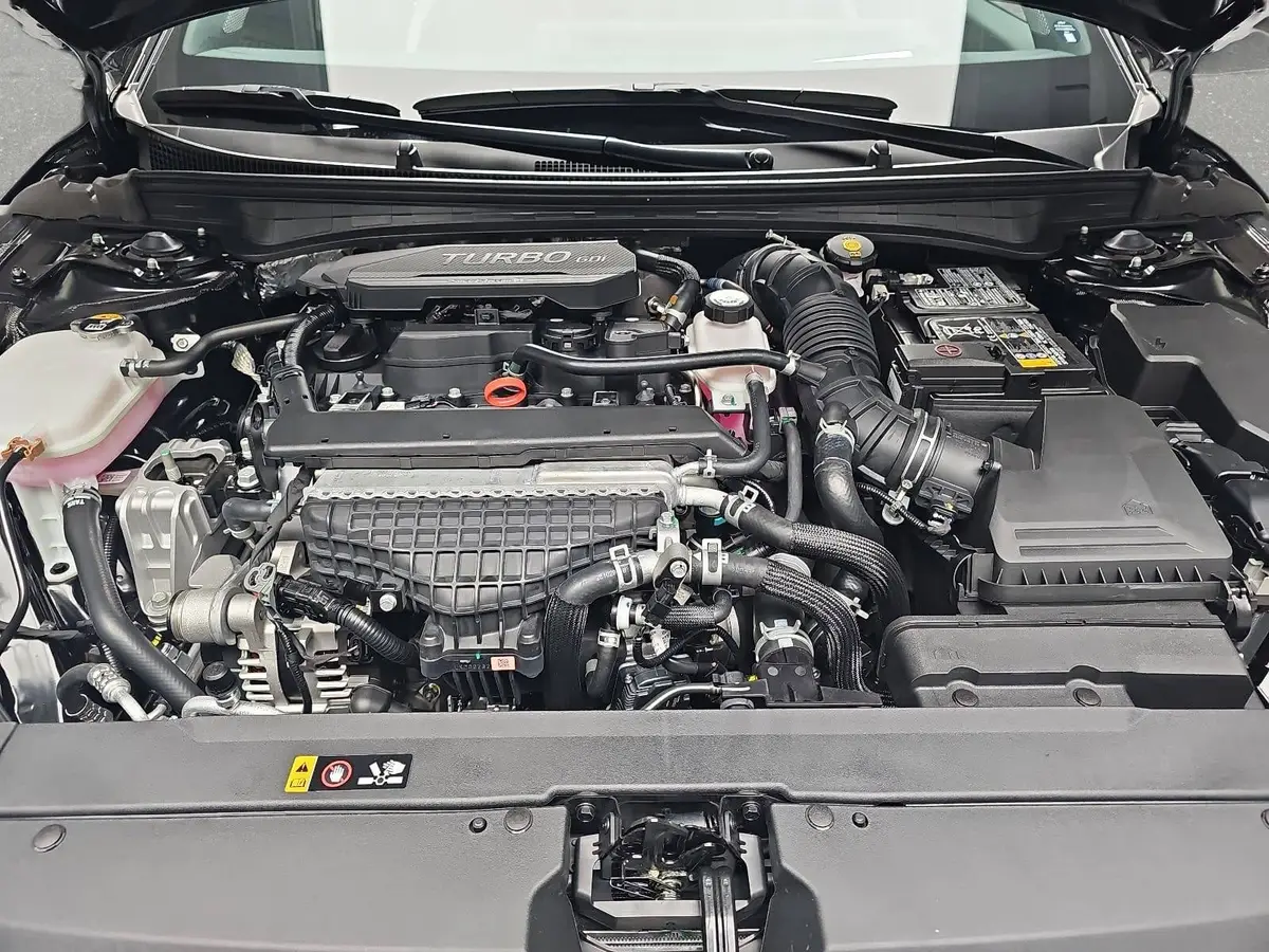 KIA K4 1.6 T-GDI 180 PS DCT7 GT-LINE MJ26 DRIVEWISE-PARK-PRO SITZ SOUND DESIGN GLASDACH