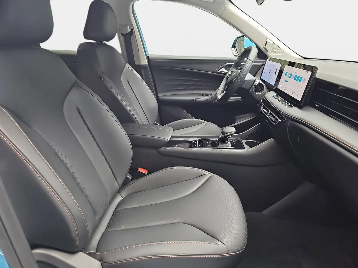 MG HS 1.5 HYBRID+ MY25.5 LUXURY LEDER 360-GRAD-KAMERA 19-ZOLL-LM