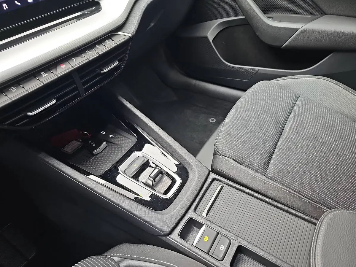 SKODA OCTAVIA COMBI 1.5 TSI DSG SELECTION LED AUDIO WINTER EL.HECKKL. 