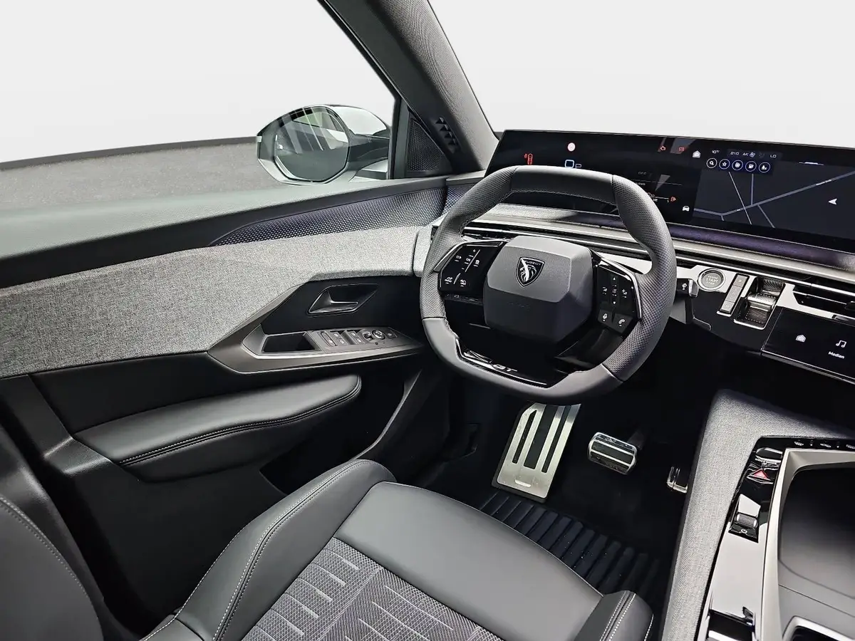 PEUGEOT 3008 1.2 HYBRID 145 E-DSC6 GT NAVI KLIMA LED AHK LM19