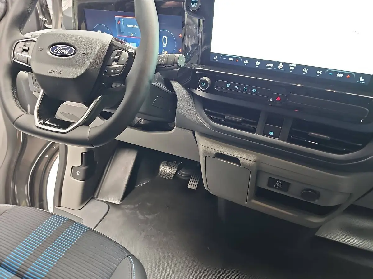 FORD TRANSIT CUSTOM 2.0 ECOBLUE AUTO. 320 L1H1 SPORT FWD KLIMA LED LM