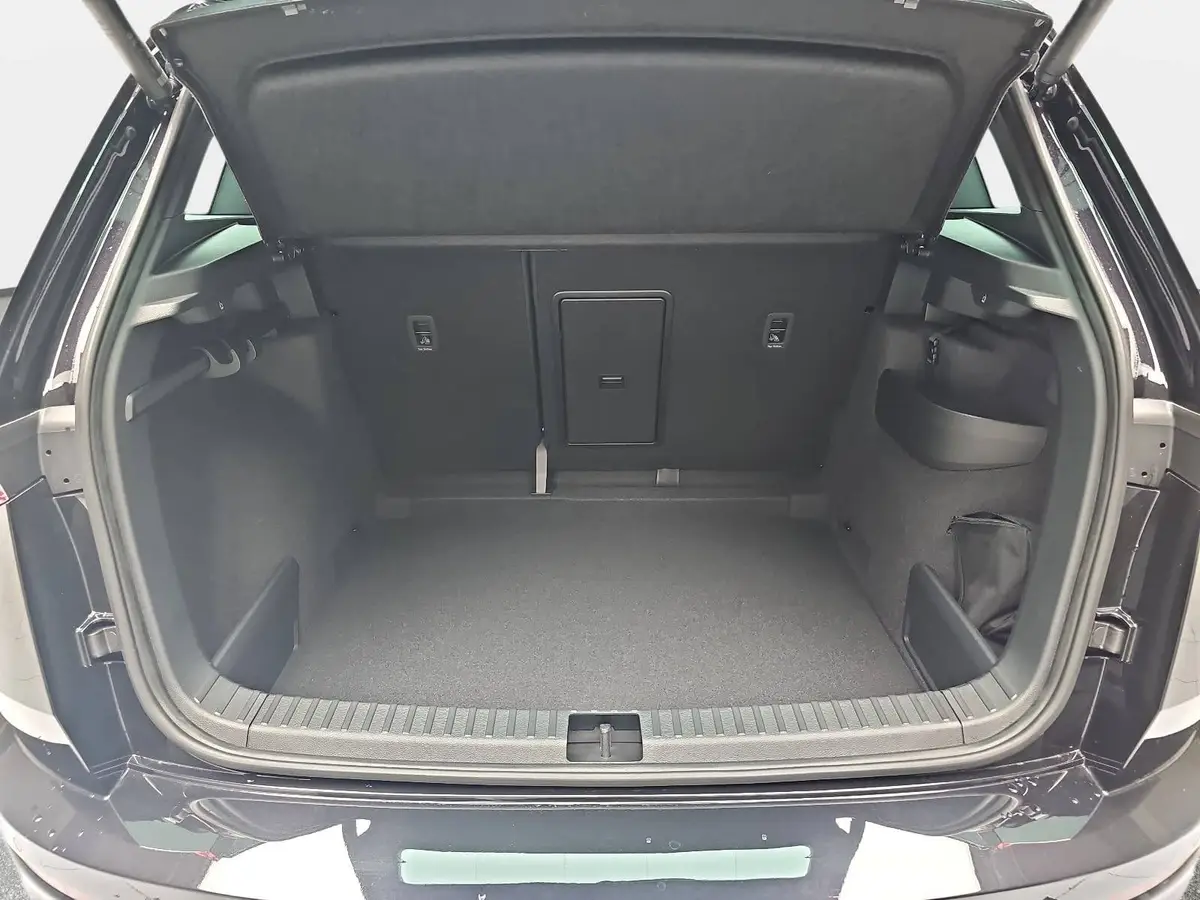 SKODA KAROQ 2.0 TSI DSG SPORTLINE 4X4 LED ACC AHK