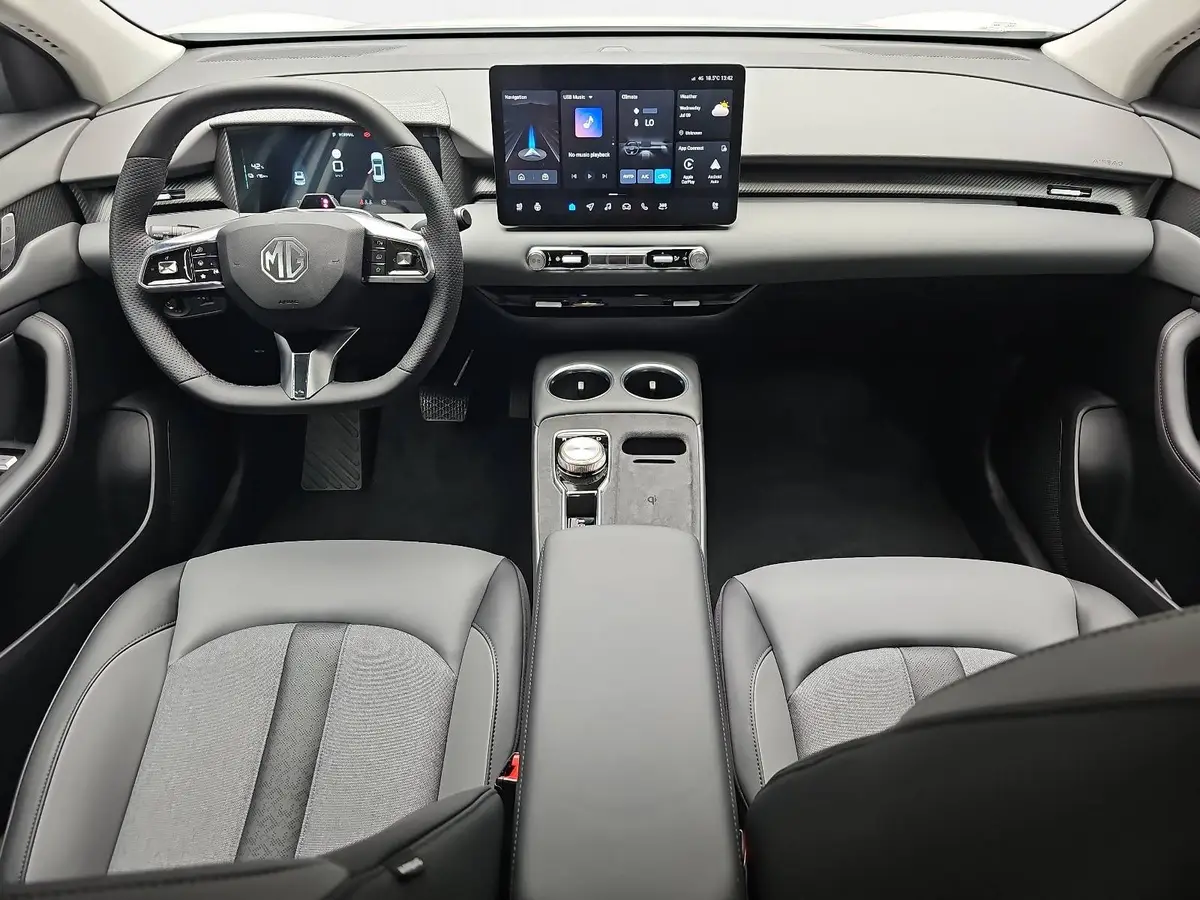 MG S5 EV 64 KWH MY25 LUXURY