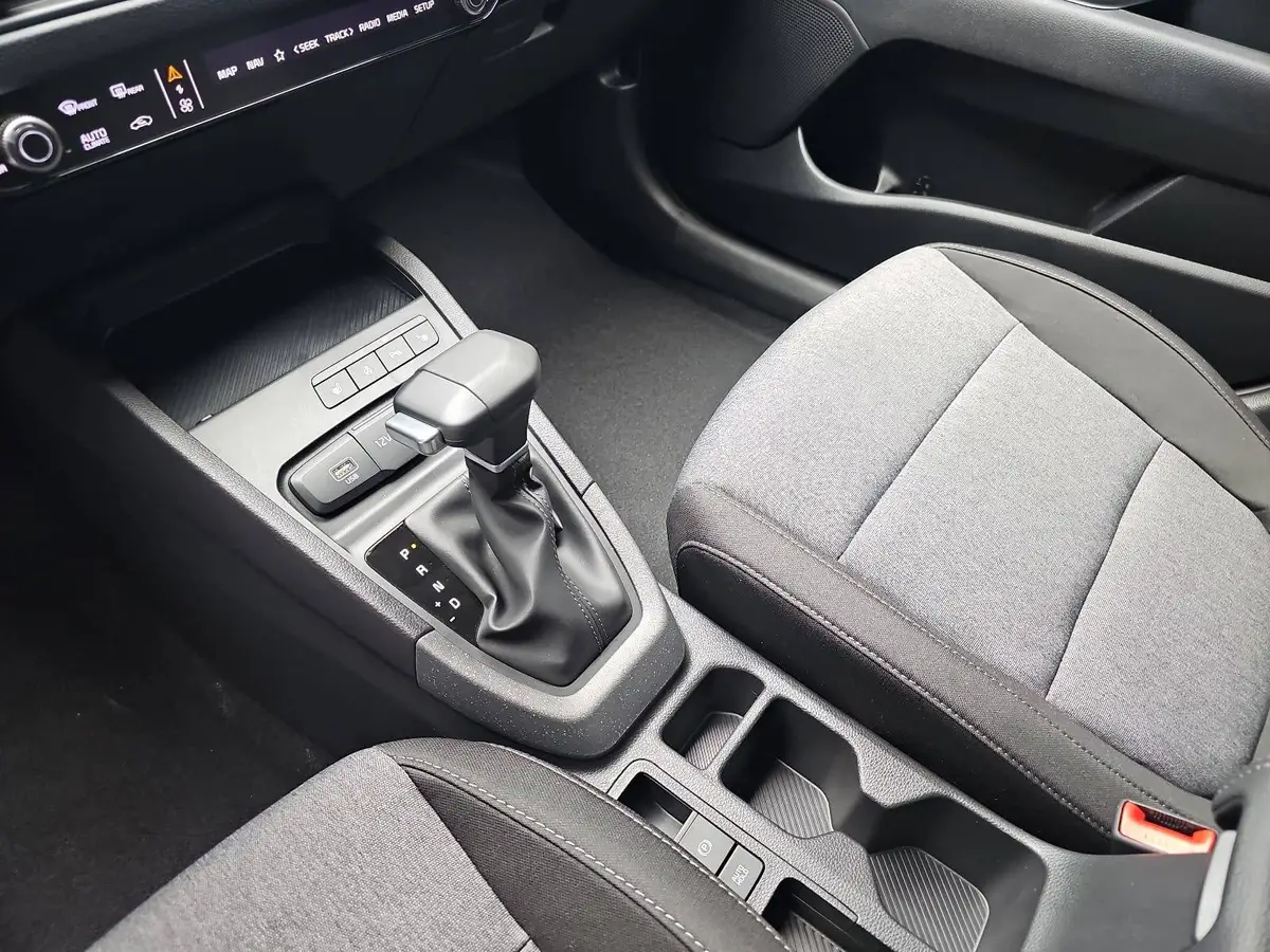 KIA STONIC 1.0 T-GDI 100 DCT VISION MJ26 SITZH. NAVI