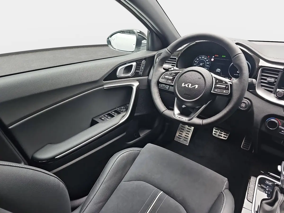 KIA XCEED 1.6 T-GDI 180 DCT GT-LINE MJ26 LEDER GLASDACH