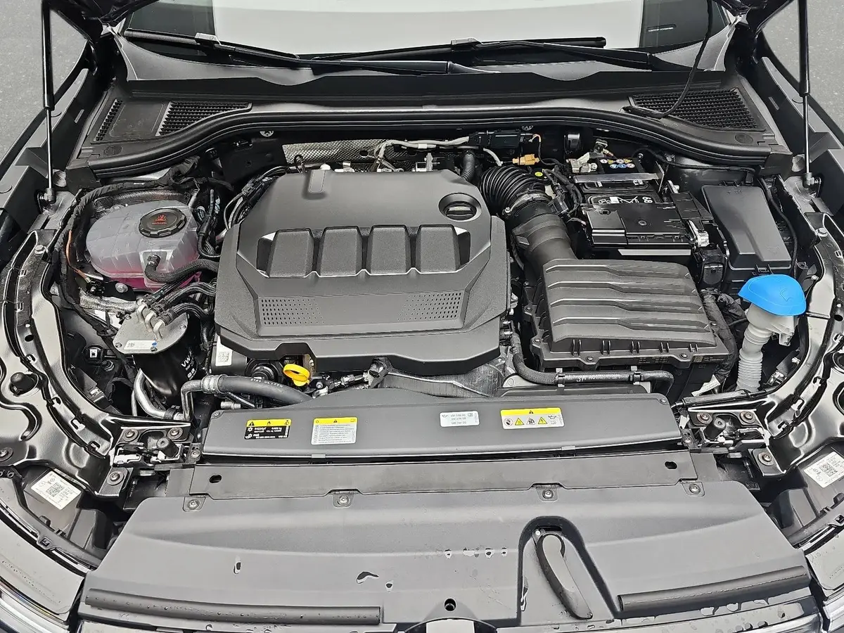 VW PASSAT VARIANT 2.0 TDI DSG R-LINE NAVI LED-MATRIX ACC PANO BLACK 