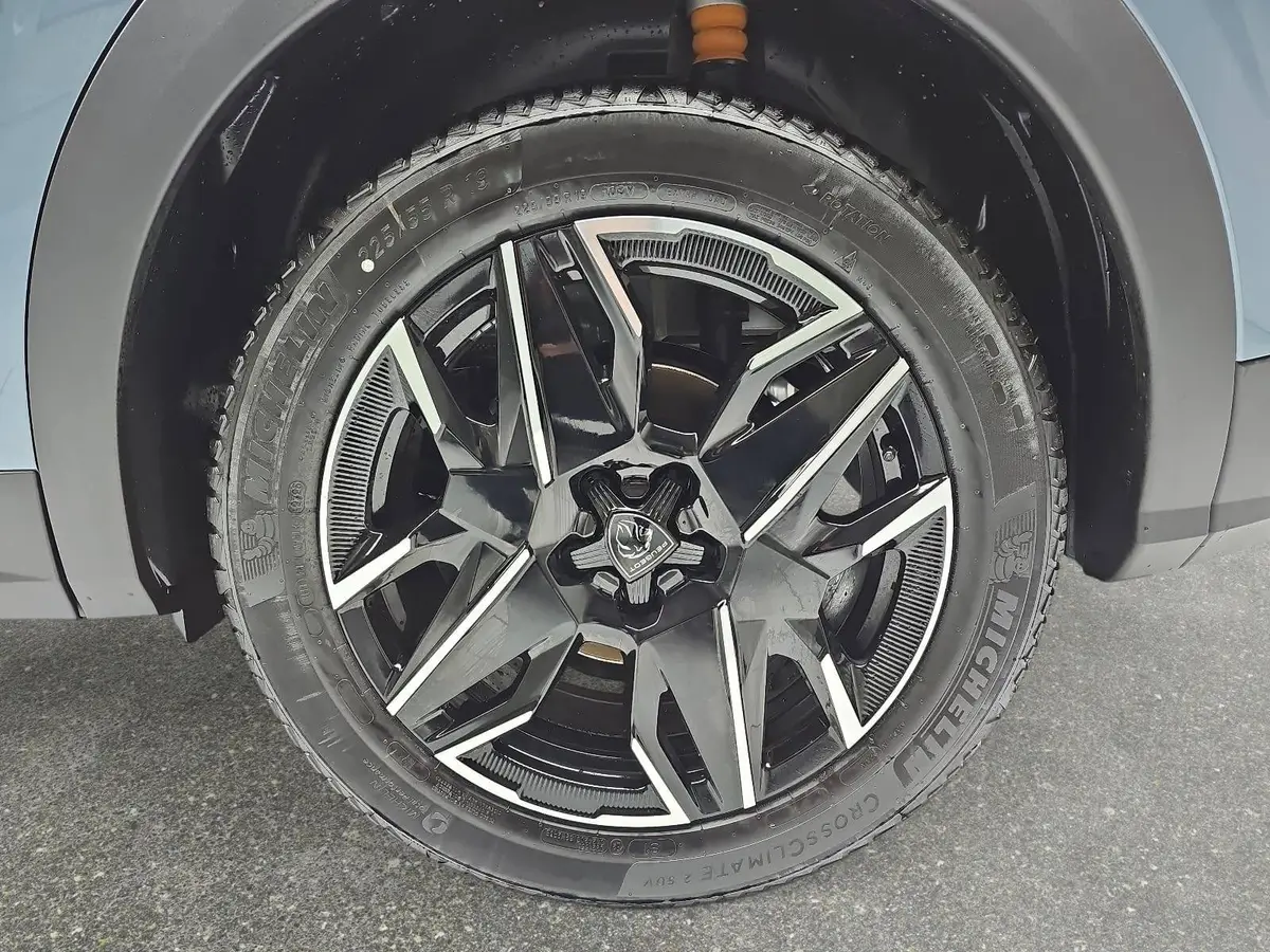 PEUGEOT 3008 1.2 HYBRID 145 E-DSC6 ALLURE LED DAB WINTER AHK LM