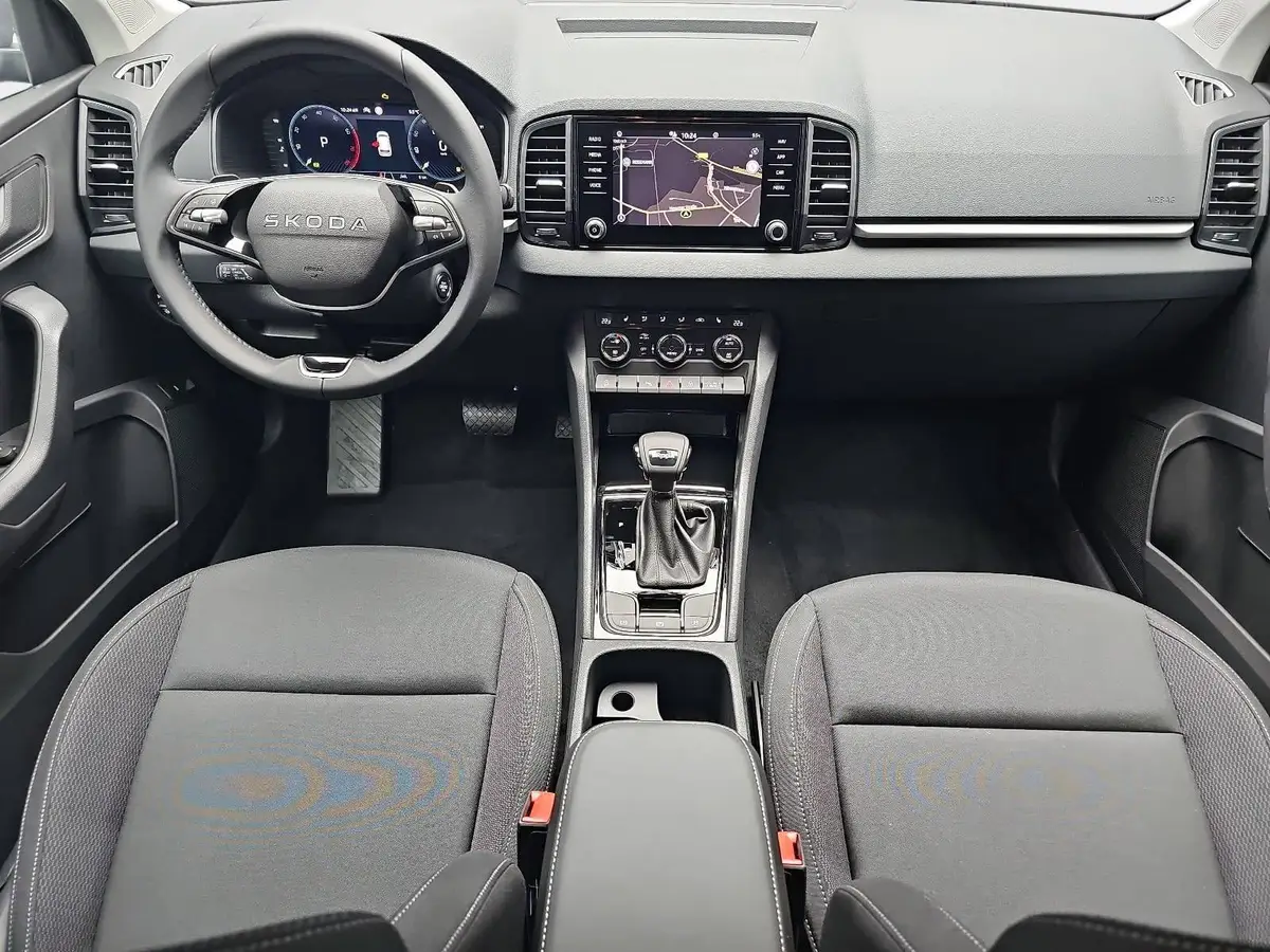 SKODA KAROQ 1.5 TSI DSG SELECTION LED ACC AHK