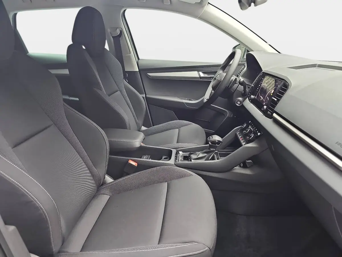 SKODA KAROQ 1.5 TSI DSG SELECTION LED ACC AHK
