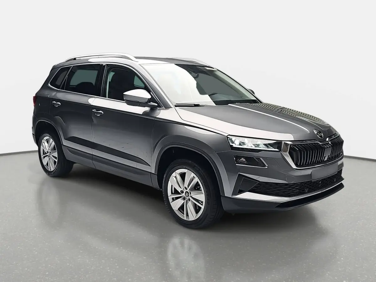 SKODA KAROQ 1.5 TSI DSG SELECTION LED ACC AHK