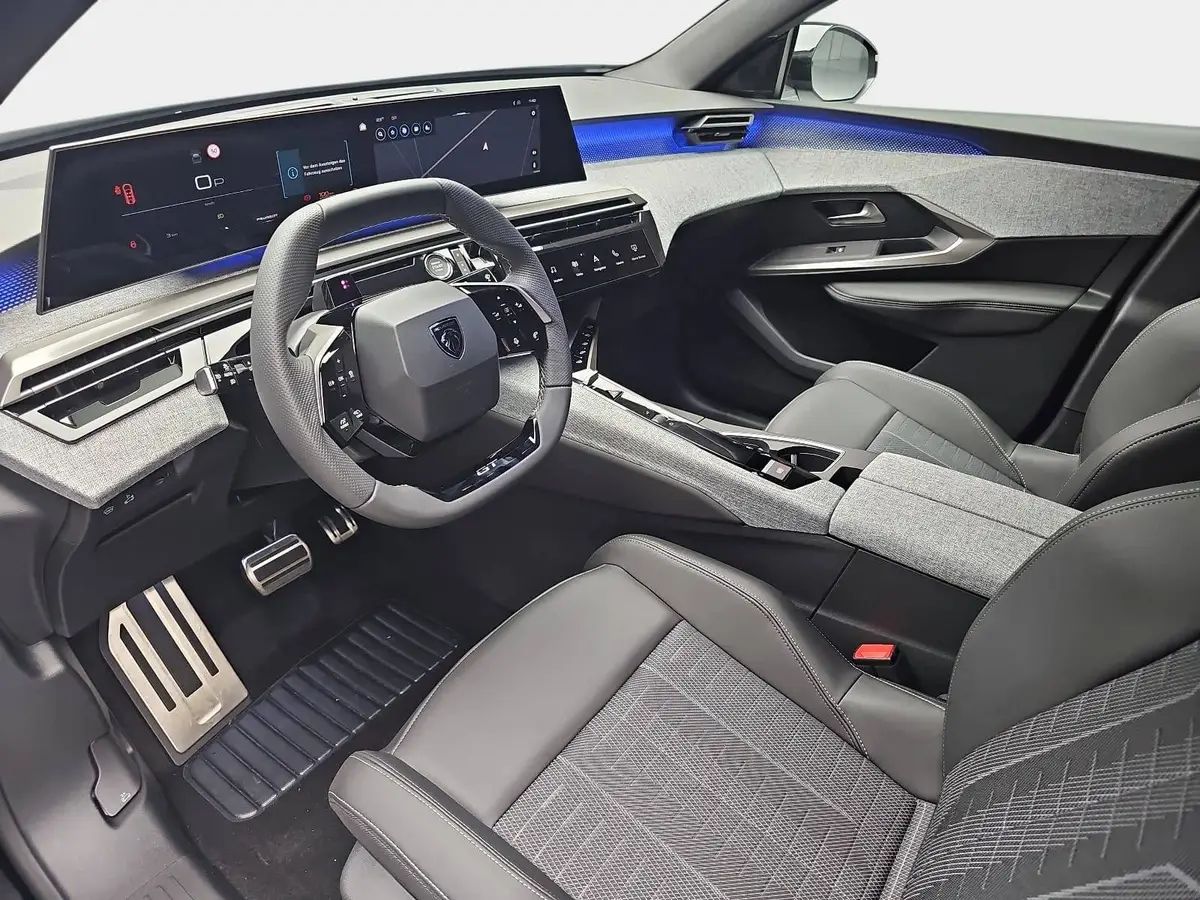PEUGEOT 3008 1.2 HYBRID 145 E-DSC6 GT AHK M+S