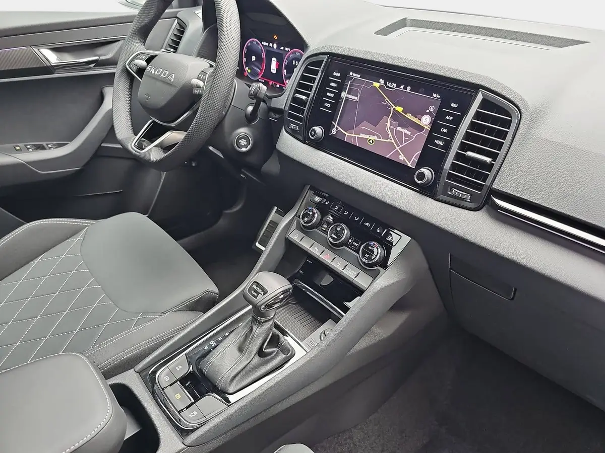 SKODA KAROQ 2.0 TSI DSG SPORTLINE 4X4 AHK PANO
