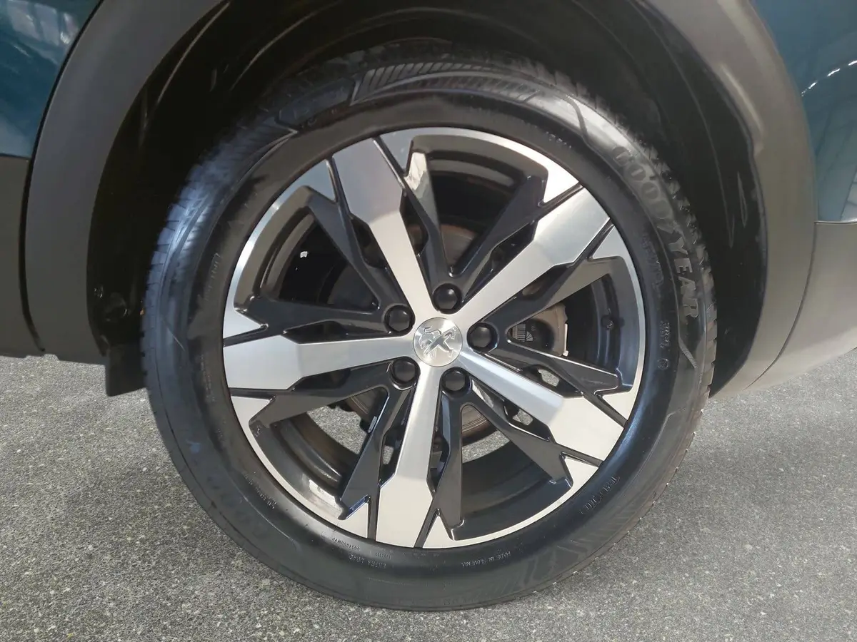 PEUGEOT 3008 1.2 AUTOMATIK 130 ALLURE 1.HAND