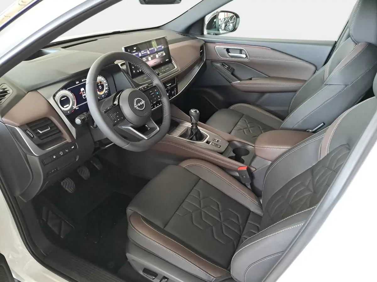 NISSAN QASHQAI 1.3 DIG-T MHEV TEKNA PANORAMA 2-FARBEN