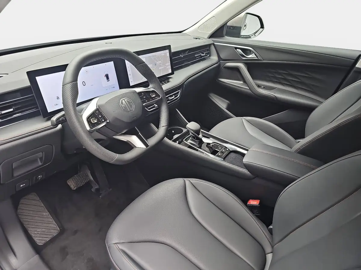 MG HS 1.5 HYBRID+ MY25.5 LUXURY LEDER 360-GRAD-KAMERA 19-ZOLL-LM