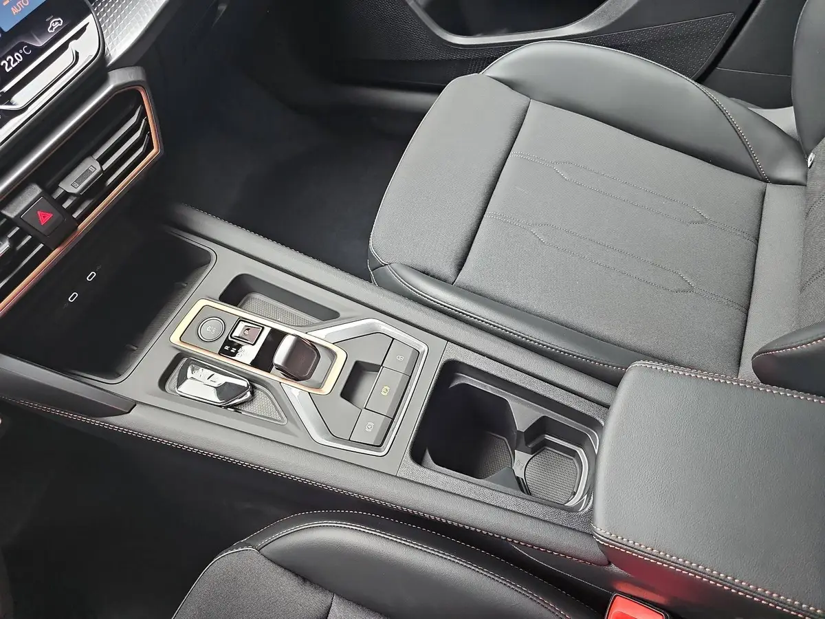 CUPRA LEON ST 1.5 ETSI DSG LED KLIMAAUTO ACC FULL-LINK EL.HECKKL