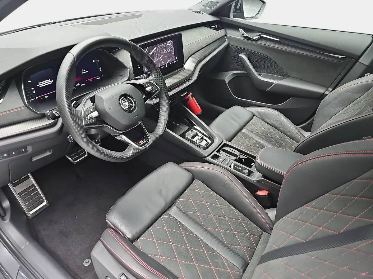 SKODA OCTAVIA COMBI 2.0 TSI DSG RS NAVI LED ERGO-AKTIV PDC AHK LM19