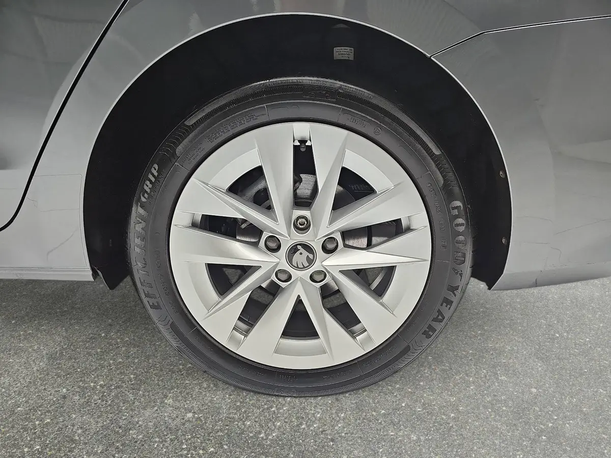 SKODA OCTAVIA COMBI 1.5 TSI DSG SELECTION LED AUDIO WINTER EL.HECKKL. 