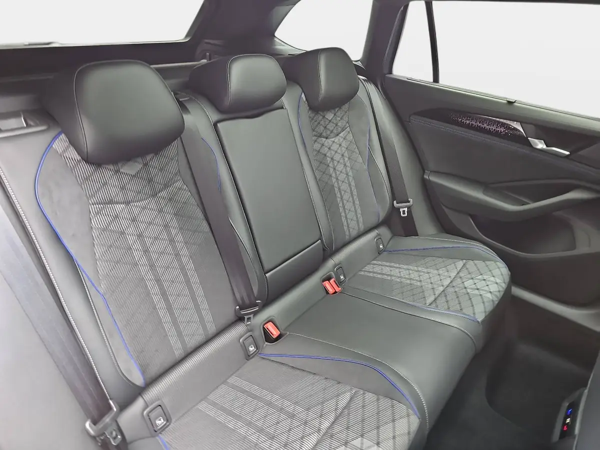 VW PASSAT VARIANT 2.0 TDI DSG R-LINE NAVI LED-MATRIX ACC PANO BLACK 