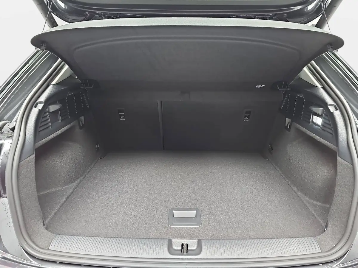 AUDI Q2 35 TFSI S-TRONIC S LINE NAVI LED ACC EL.HECKKL. WI